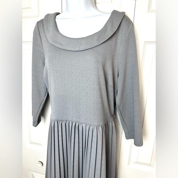 MODCLOTH Presentation Perfection Dress Gray Pleated Collared Textured Knit Pinup - Picture 5 of 13